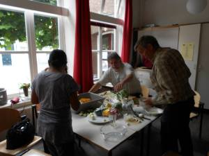 541772_605095812846738_1016698840_n